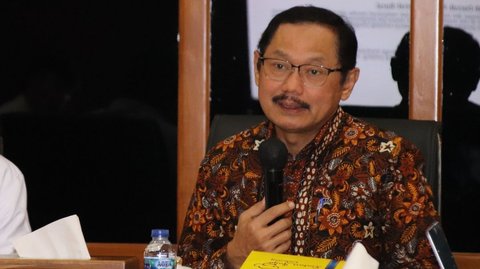 Kronologi Pemecatan Dekan FK Unair Usai Tolak Rencana Menkes Datangkan Dokter Asing