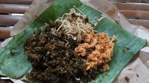 Mencicipi Kuliner Unik dari Surabaya Urap Urap Lumut, Gunakan Lumut Segar dari Bebatuan