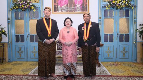 FOTO: Kraton Kasunanan Surakarta Hadiningrat Beri Anugerah Wamenaker Afriansyah Noor Gelar Kehormatan “Kanjeng Pangeran”