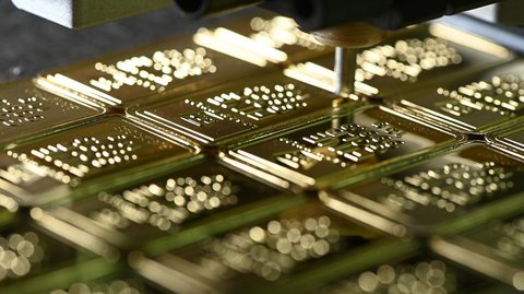 Harga Emas Antam Hari Ini Turun Rp7.000 per Gram, Kok Bisa?