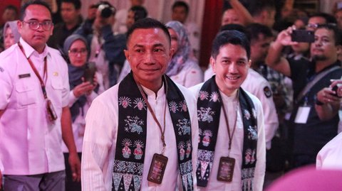 FOTO: Senyum Dharma Pongrekun-Kun Wardana Daftar Pilkada Jakarta Tanpa Kekuatan Politik