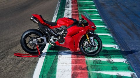 Mengungkap Keunggulan Ducati Panigale V4 2025 Standar dan V4S