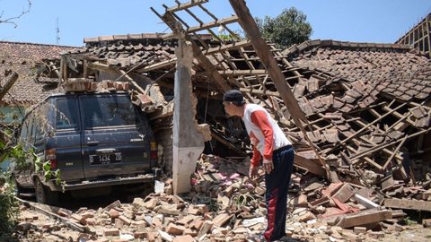 FOTO: Kondisi Kertasari Setelah Gempa Bumi Mengguncang Bandung, Ratusan Rumah Hancur hingga Puluhan Luka-Luka