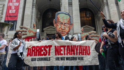 FOTO: Desak Benjamin Netanyahu Ditangkap, Massa Demonstran Geruduk Sidang Umum PBB di New York