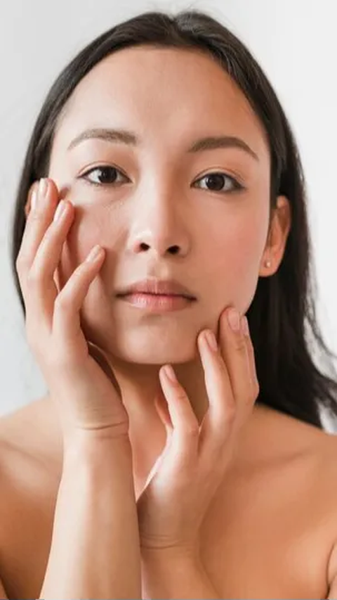 Membersihkan wajah secara rutin, menggunakan obat yang sesuai, dan berkonsultasi dengan dokter adalah langkah-langkah penting untuk menjaga kulit tetap sehat.