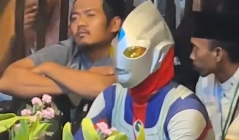 Ultraman Datang ke Pengajian