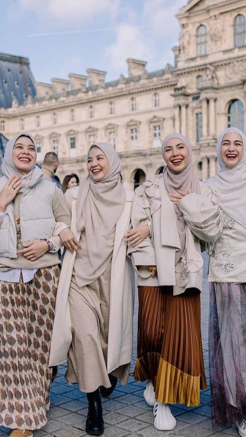 Momen Keseruan Natasha Rizky Bersama Dian Ayu, Ratna Galih dan Nina Zatulini Liburan ke Prancis, Netizen 'Mukanya Kembar Semua'