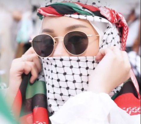 Joining the Palestine Rally at Monas, Dinda Hauw Gets Criticized by Netizens