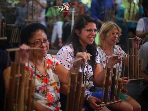 The Stones Legian Pamerkan Karya-karya Kondang Daniel Kordan