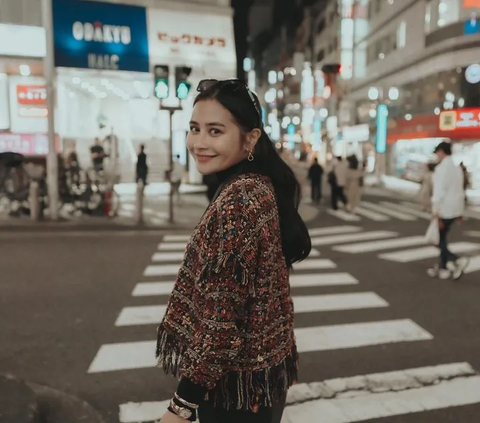 10 Potret Cantik Prilly Latuconsina Jalan-jalan di Jepang, Netizen 'Kenapa Kamu Cakep Terus'