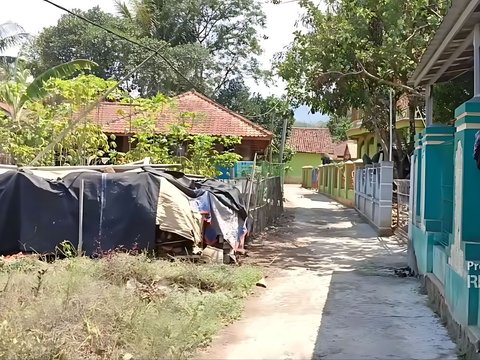 Appearance of Former Vice President Umar Wirahadikusumah's Childhood Home and Relatives in Sumedang: Simple Living, Far from Luxury