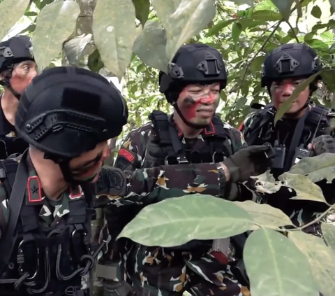 Dua Jenderal Polisi Lakukan Penyamaran Masuk Hutan Bawa Senjata, Sempat Lepaskan Tembakan