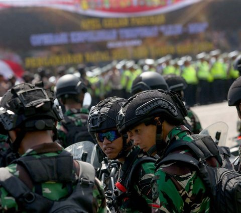 FOTO: 129 Ribu Personel Gabungan Dikerahkan untuk Pengamanan Natal dan Tahun Baru