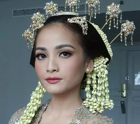 10 Portraits of Celebrities Styled by MUA Bumiauw, BCL's Makeup in Previous Wedding Looks Completely Different