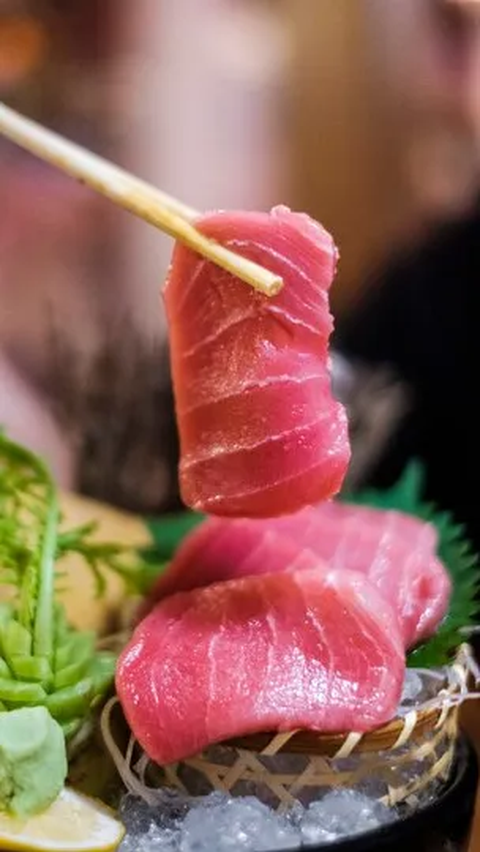 5. Sashimi: Pilihan Ikan Segar yang Menyehatkan