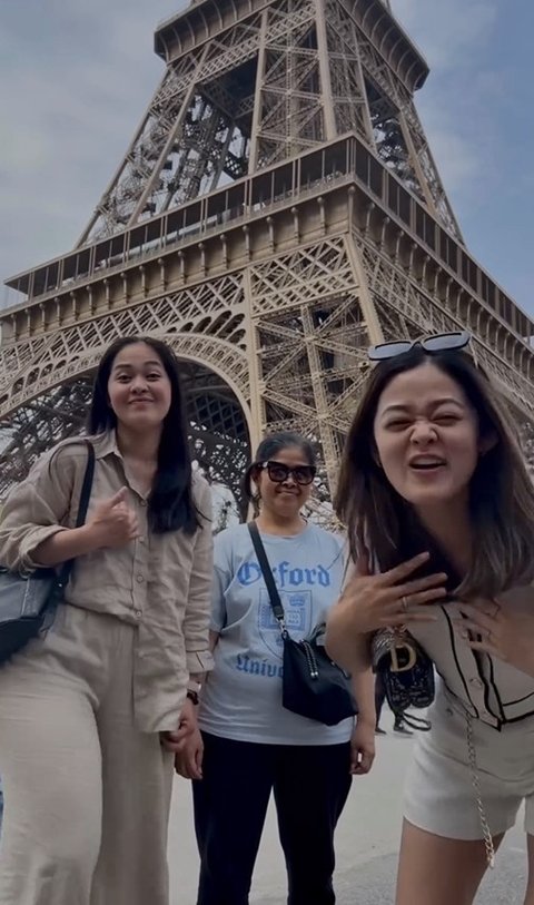Momen Keseruan Gracia Indri dan Gisela Cindy Liburan di Paris Bersama Ibunda, Bak Bestie Banget