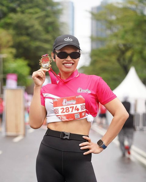 Pakai Cadar Saat Ikut Pengajian, Wanda Hara Juga Ikut Maraton Kategori Female