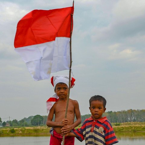 7 Contoh Puisi Kemerdekaan Indonesia 17 Agustus 2024, Sebarkan Makna Perjuangan Para Pahlawan