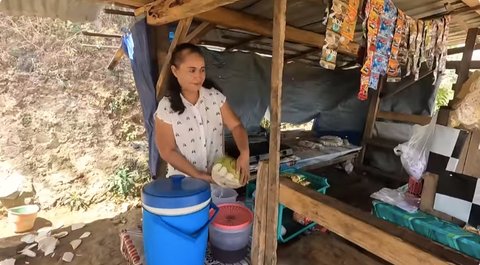 Seorang Sinden Buka Warung Nasi Kucing di Gunung Wilis, Laris Manis Ramai Pembeli