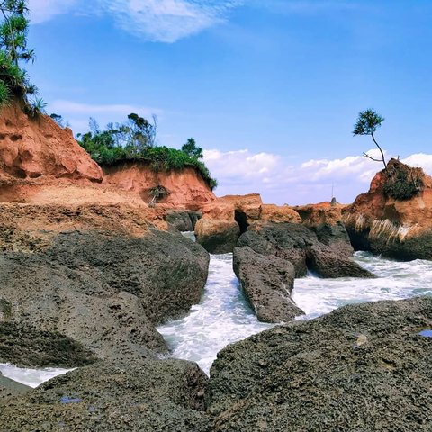 Bervakansi ke Pantai Padang Betuah Bengkulu, Sajikan Indahnya Alam Eksotis Mirip Tanah Lot Bali