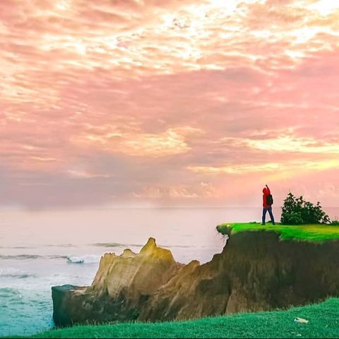 Bervakansi ke Pantai Padang Betuah Bengkulu, Sajikan Indahnya Alam Eksotis Mirip Tanah Lot Bali