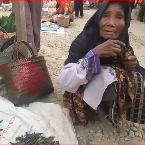 Mengunjungi Pasar Tradisional di Pelosok Gunung Ponorogo, Lokasinya Terpencil dengan Suasana Tempo Dulu