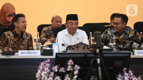 FOTO: Menko PMK Muhadjir Effendy Gelar Rapat Tingkat Menteri Bahas Pencegahan dan Penanganan Pornografi