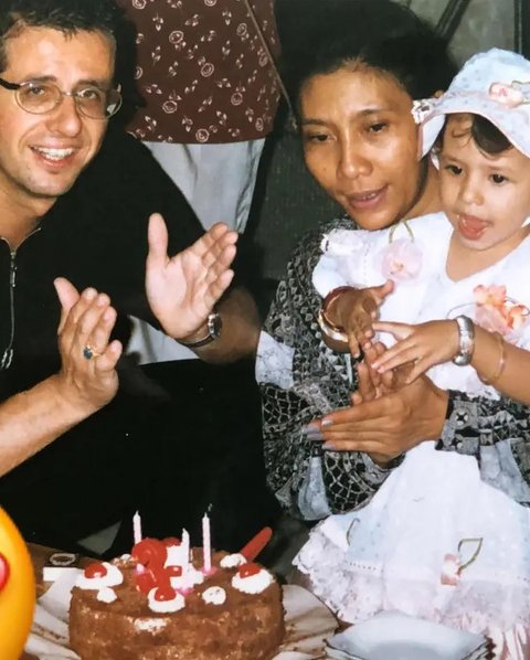 Ganteng dan Mancung, Ini Sosok Ayah Nadine Kaiser dan Mantan Suami Susi Pudjiastuti