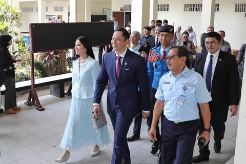 Potret Cantik Annisa Pohan saat Mendampingi AHY Nostalgia Masa SMA di Magelang, Penampilannya Mencuri Perhatian