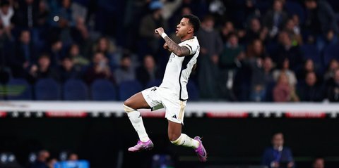 Rodrygo Melontarkan Sindiran Setelah Namanya Tak Terdaftar di Nominasi Ballon d'Or 2024: Memamerkan Koleksi Trofi dan Tertawa Sinis.