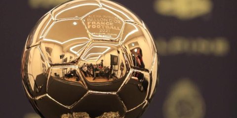 Messi dan Ronaldo tidak terdaftar sebagai nominasi Ballon d'Or? Sebenarnya, itu memang seharusnya terjadi.