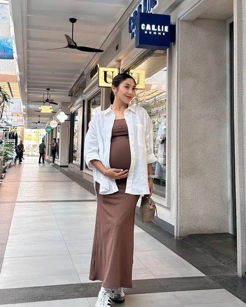 Potret Winona Willy Tampilkan Baby Bump, Perut Semakin Membesar dengan Gaya OOTD yang Tetap Stylish