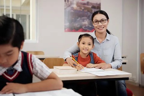 Gara-gara Menerima Cokelat Seharga Rp13 Ribu dari Siswa, Kepala Sekolah TK Ini Dipecat