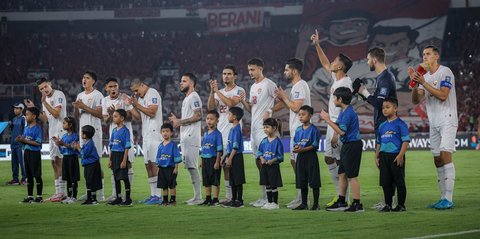 Bertemu Langsung di GBK, Ini Pujian Jokowi kepada Maarten Paes Usai Pertandingan Lawan Australia