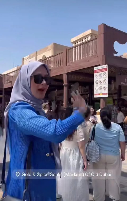 Paula Verhoeven Asyik Liburan di Kota Tua Dubai Tanpa Ditemani Sang Suami Mengunjungi Pasar Emas