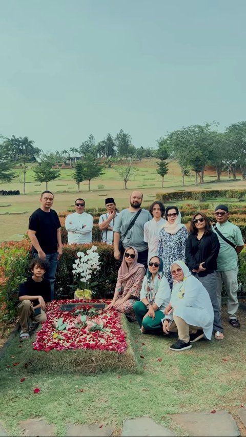 Selalu di Hati, 10 Potret Bunga Citra Lestari Ziarah ke Makam Ashraf Sinclair Bareng Noah - Tiko Aryawardhana Datang Menyusul