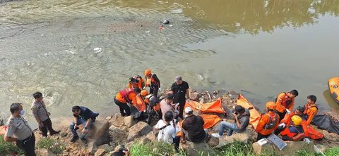 Ditemukan Mengapung, Benarkah 7 Pemuda Tewas karena Terjun ke Sungai di Bekasi?