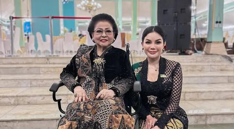 Cantik dan Memesona, Potret Nikita Mirzani Mengenakan Kebaya yang Elegan dan Menawan