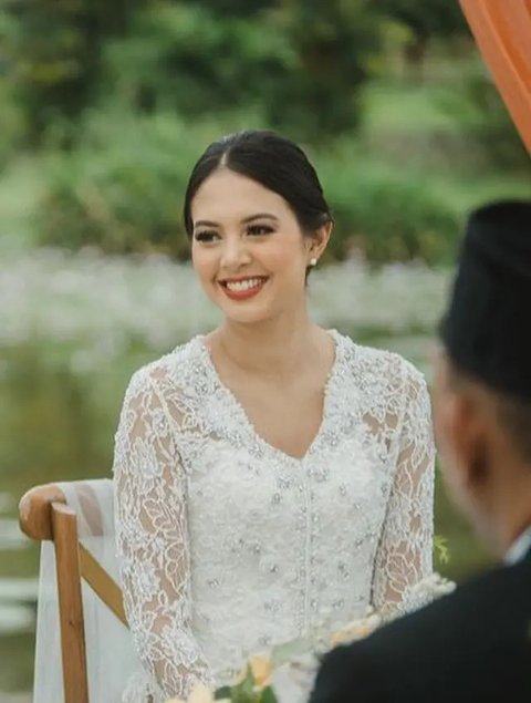 Inspirasi Kebaya Putih Ala Artis, dari Mahalini hingga Aurelie Moeremans