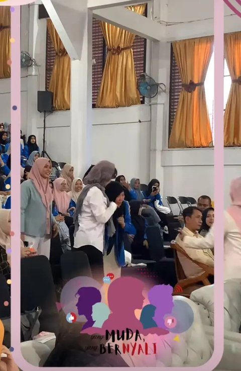 Kegiatan di Kampus Aceh, Potret Leony yang Mengenakan Kerudung Bersama Kekasih Bulenya Bikin Pangling