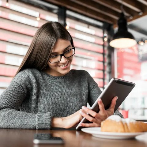 Sikap Elegan Agar Bisa Hidup Bahagia Meski Gaji Pas-Pasan, Bersyukur Bukan Insecure