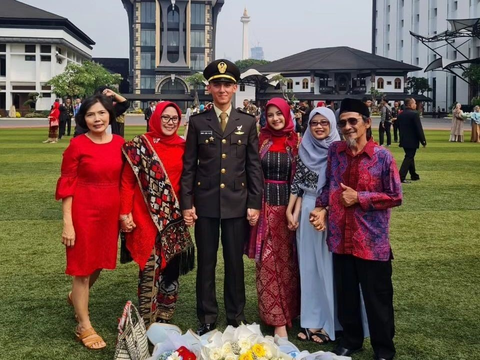 Potret Terbaru Letda Enzo Prajurit Berdarah Prancis, Pose Mesra Bareng Kekasih Cantik jadi Sorotan