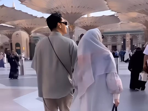 10 Potret Citra Monica Istri Ifan Seventeen Tampil Berhijab saat Umrah di Tanah Suci, Bikin Pangling