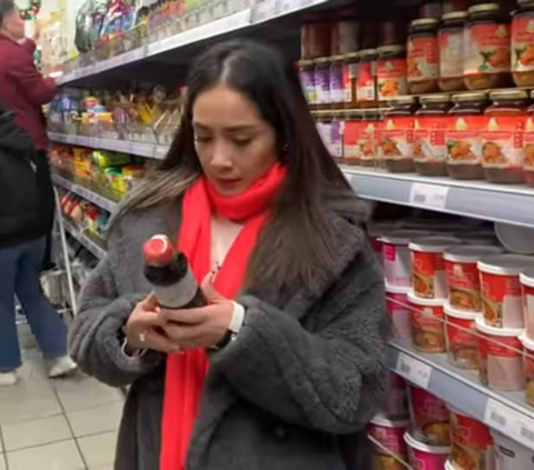 Potret Nagita Slavina Borong Belanjaan Sampai Beli Rice Cooker di Supermarket London: Seperlunya Aja Guys