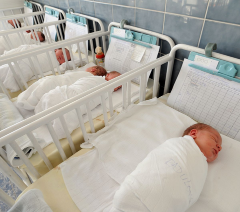 Fenomena Baby Blues Pasca Melahirkan, Ini Gejala dan Cara Mencegahnya