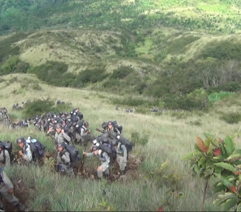 ⁠Di Gunung Keramat Tempat para Dewa ini Brimob Polri Mendapat Baret Biru, Zaman Kerajaan Tempat Mencari Kesaktian