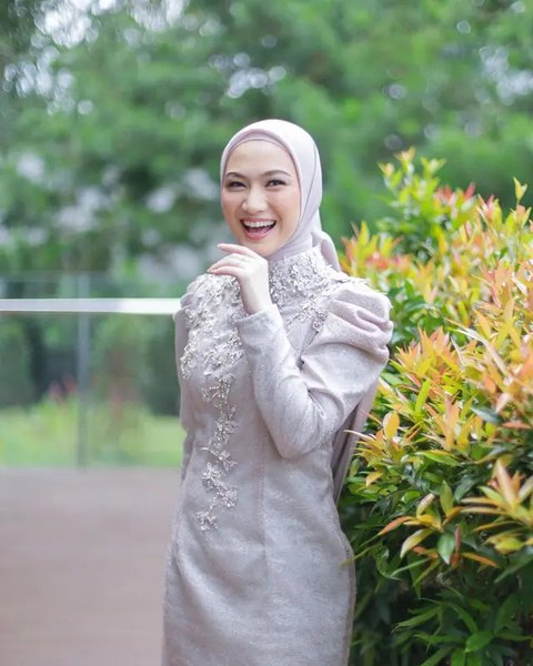 Inspirasi Kebaya untuk Bridesmaid dari Selebritis Terkenal Tanah Air