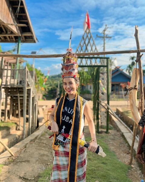 Potret Cantik Mayang Lucyana Semakin Dapatkan Pujian, Sibuk dengan Syuting dan Magang di Gedung DPR