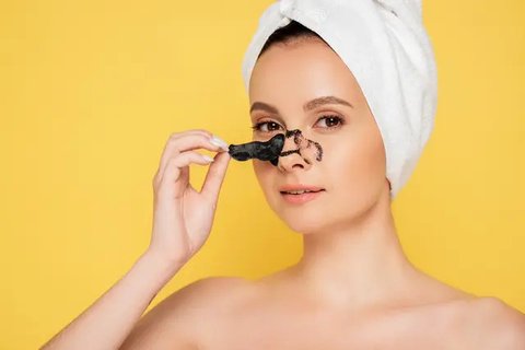 5 Produk Skincare Terbaik untuk Hilangkan Pori-Pori Besar di Hidung