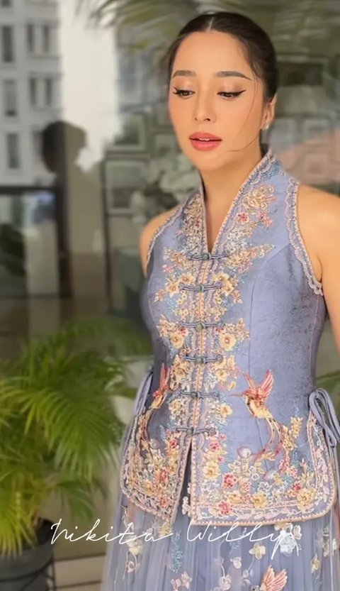 Penampilan Anggun dan Cantik, Potret  Nikita Willy Saat Memakai Baju Qipao China Bikin Pangling